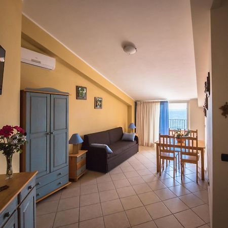 B&B La Sirena Santa Teresa Di Riva Eksteriør billede