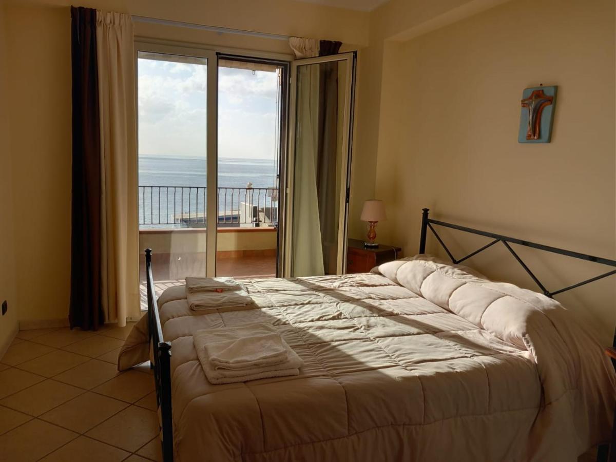 B&B La Sirena Santa Teresa Di Riva Eksteriør billede