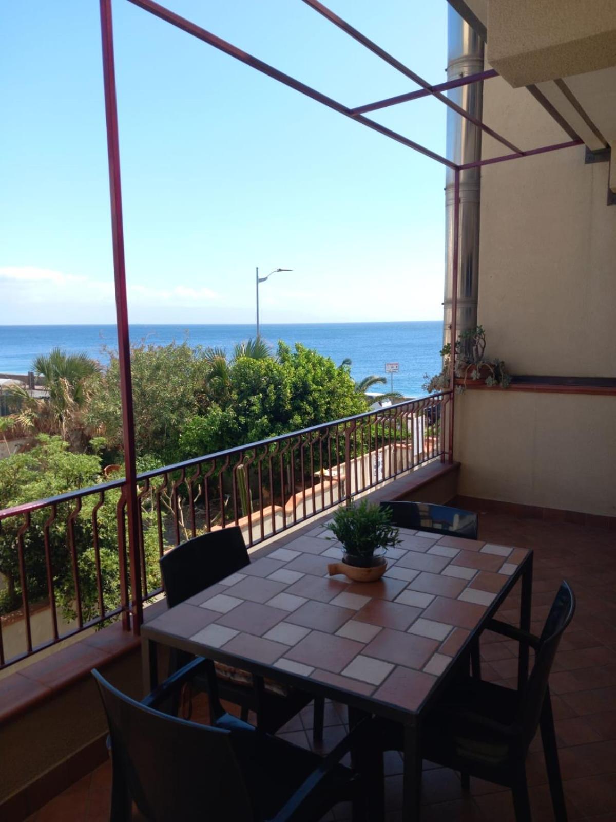 B&B La Sirena Santa Teresa Di Riva Eksteriør billede