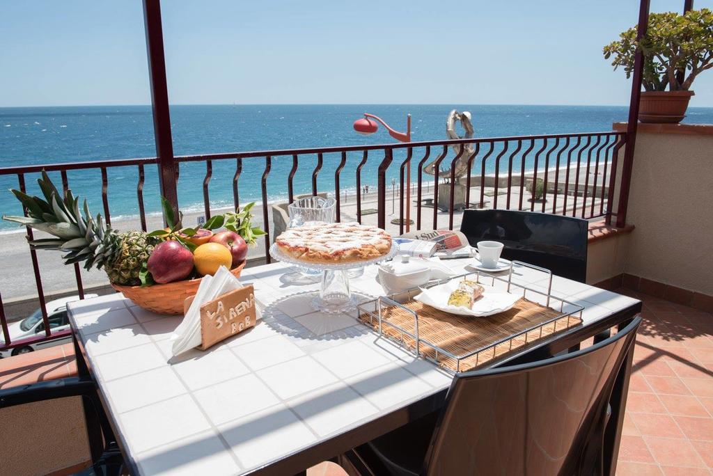 B&B La Sirena Santa Teresa Di Riva Eksteriør billede