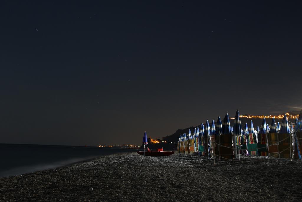 B&B La Sirena Santa Teresa Di Riva Eksteriør billede