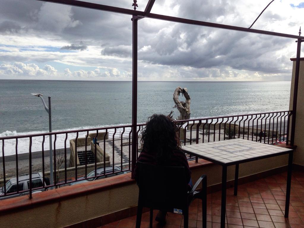 B&B La Sirena Santa Teresa Di Riva Eksteriør billede